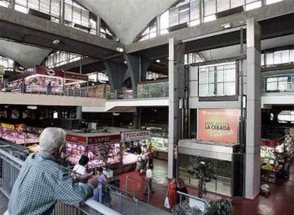 El mercado municipal de la Cebada funciona a medio gas.