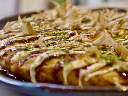 Okonomiyaki: la tortita con cosas japonesa