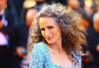 La actriz Andy Macdowell, imagen de L'Oréal, durante el Festival de Cannes de 2021. 