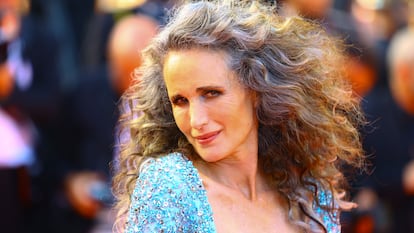 La actriz Andy Macdowell, imagen de L'Oréal, durante el Festival de Cannes de 2021.