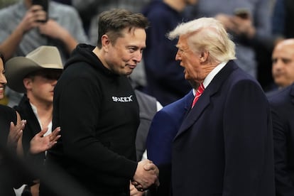 Elon Musk announces final departure from the White House a day after  criticizing Trump | U.S. | EL PAÍS English