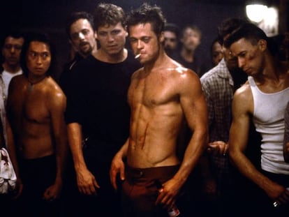 En primer término, Brad Pitt en 'El club de la lucha'.