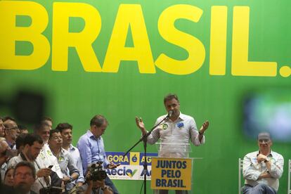 O oposicionista Neves durante ato em São Paulo no dia 15.