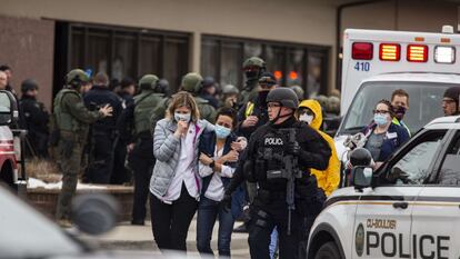 Los investigadores han abierto una investigación para determinar las causas por las que el pistolero abrió fuego este lunes.