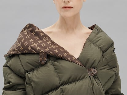 Jennifer Connelly con chaqueta acolchada confeccionada en 'ripstop'. La actriz luce prendas de Louis Vuitton en todas las imágenes.