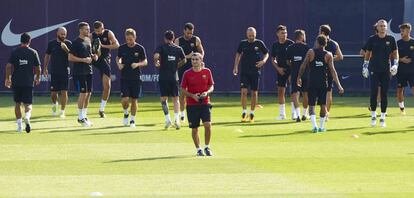 Valverde y los jugadores, en el entrenamiento de ayer.