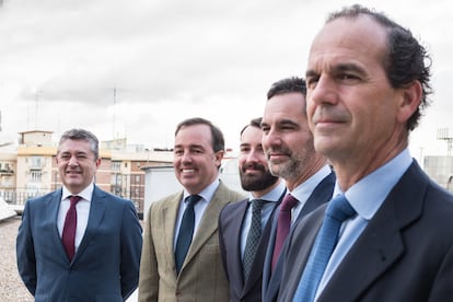 El equipo de la gestora de fondos Muza Gestión, con Estanislao y Luis Urquijo en primer y segundo plano. Fotografía cedida.