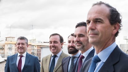 El equipo de la gestora de fondos Muza Gestión, con Estanislao y Luis Urquijo en primer y segundo plano. Fotografía cedida.