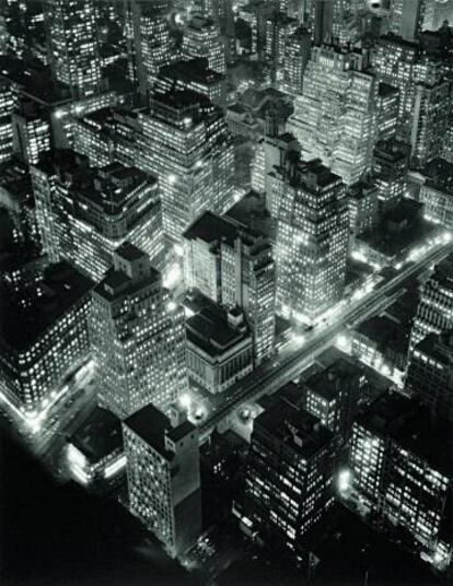 'Vista aérea de Nueva York, en 1936, realizada por Berenica Abbott.