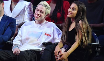 Pete Davidson y Ariana Grande, en los MTV Video Music Awards, en Nueva York el pasado agosto.