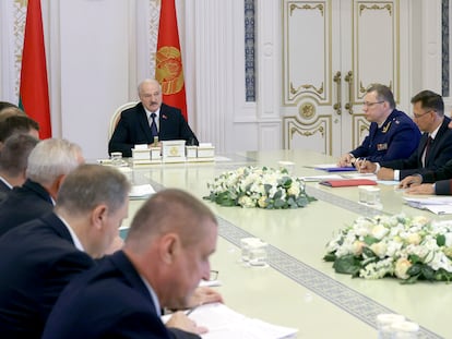El presidente bielorruso, Aleksandr Lukashenko, durante una reunión del Consejo de Ministros.