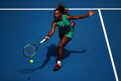 Serena Williams, durante su estreno en Melbourne ante Tatjana Maria.