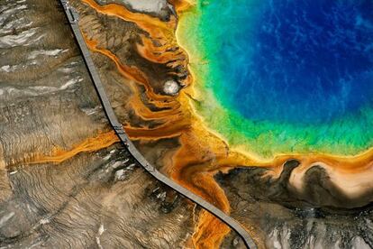 Gran Fuente Prismática en el Parque Nacional de Yellowstone (Wyoming, Estados Unidos).
