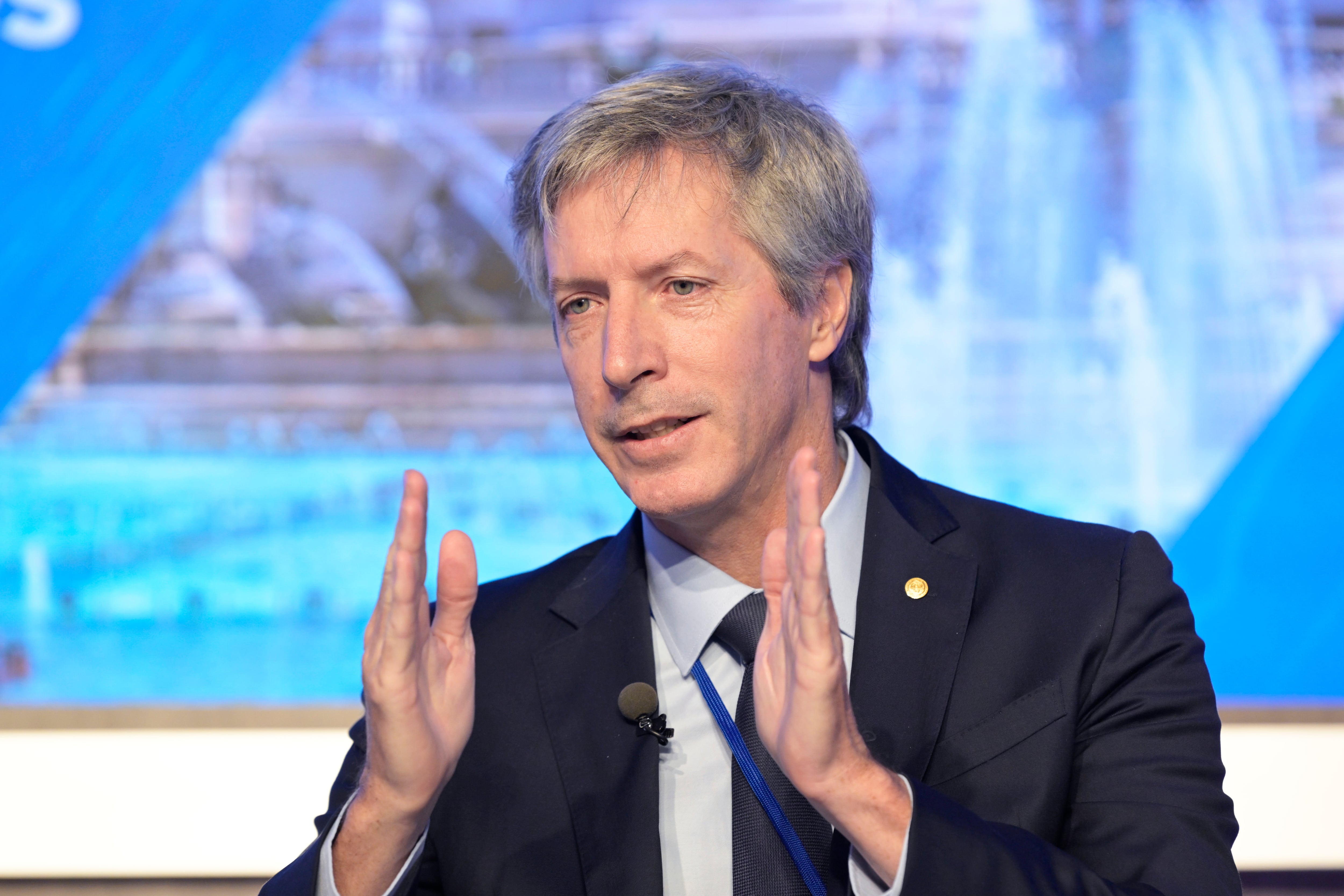El presidente del Banco Central de Argentina, Santiago Bausili, en la sede del FMI, en Washington (EE UU), en abril.