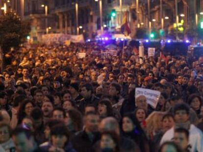 Participantes de la protesta en la Plaza de Neptuno de Madrid.