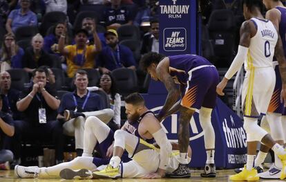 El momento de la lesión de Curry, tras acerele encima Baynes.
