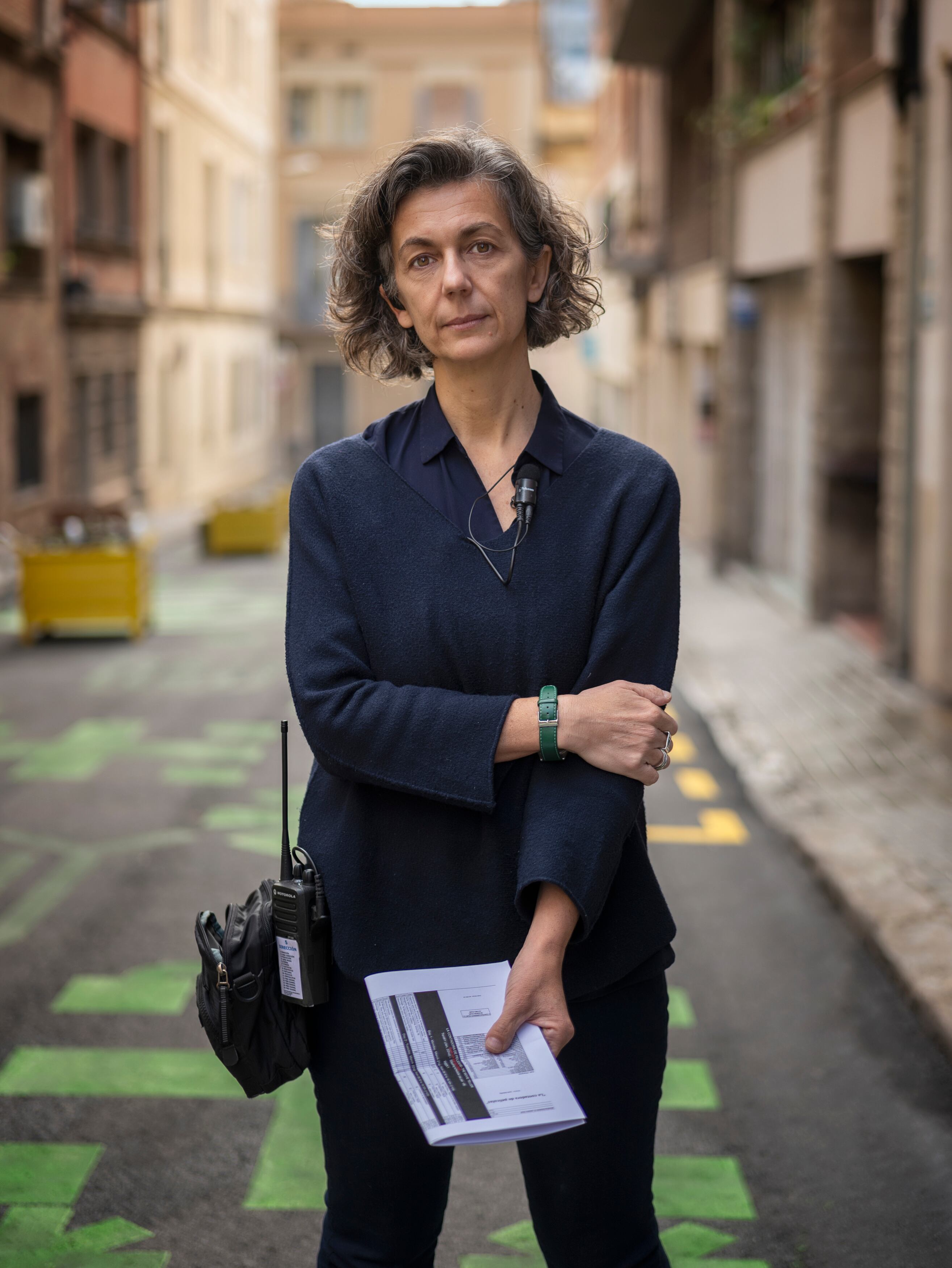 Daniela Forn, ayudante de dirección. Hija del director de cine Josep Maria Forn, Daniela (retratada en Barcelona) iba para arquitecta, hasta que un día la metieron en el rodaje de una película de su padre. Hoy es una asistente de dirección diferente, una que nunca quiso ser directora. Y sigue sin desearlo. 