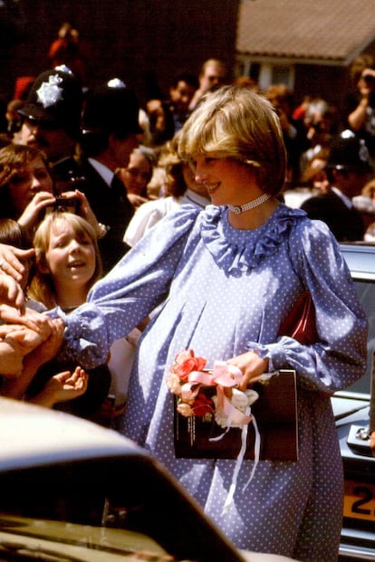 En 1982, embarazadísima del príncipe Guillermo, no dejó de lado su agenda oficial.