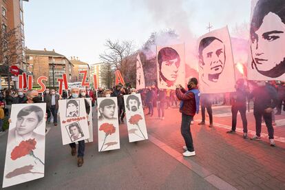 Varios miles de personas han participado este miércoles en Vitoria en la manifestación, para exigir memoria y justicia, en recuerdo a los cinco trabajadores que murieron por disparos de la policía el 3 de marzo de 1976.