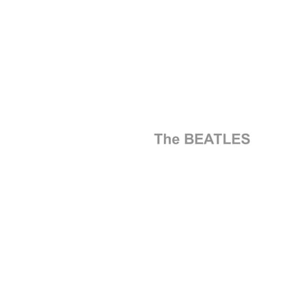 Si tengo que elegir un disco de los Beatles me quedaría con el 'White album'. Siempre fue uno de mis favoritos. Rehacer su portada, ya es otra historia. La idea de Richard Hamilton dejando la portada en blanco con tan solo el nombre del grupo, en su momento fue una opción verdaderamente arriesgada y magistral. Con el paso del tiempo y siendo consciente de lo que ese álbum supuso dentro de la historia de la música, casi me inclinaría a la hora de buscarle otra solución, por utilizar una ilustración de un agujero negro para su álbum blanco. Me gusta esa idea de contrasentido, de irse justo al lado contrario pero que de alguna manera podría resumir a la perfección el espíritu del disco que en definitiva retomó todas las influencias que que en ese momento flotaban en el universo musical para pasarlas a otra dimensión. Seguramente Hamilton no estaría de acuerdo, pero hay que reconocer que es difícil superar esa sencillez. ** CHEMA MADOZ es fotógrafo, ganador del Premio Nacional de Fotografía de 2000.