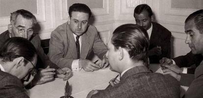 El jurado del primer premio Planeta: Bartolomé Soler, José Romero de Tejada, Tristán de la Rosa, Pedro de Lorenzo, César González