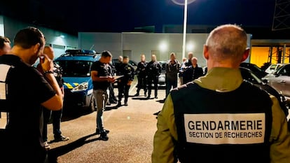 Elementos de la Europol y de la Gendarmería Nacional de Francia durante el operativo en el que detuvieron a personas vinculadas al Cartel de Sinaloa.