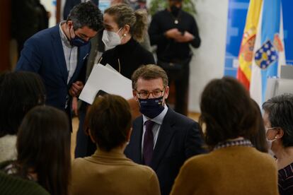 El presidente gallego, Alberto Núñez Feijóo, preside la reunión del Consello de la Xunta de Galicia, en Ourense este jueves.