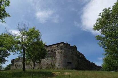 El hotel Castelo de Maceda ocupa el castillo del siglo XI donde pasó parte de su infancia el rey Alfonso X el Sabio.