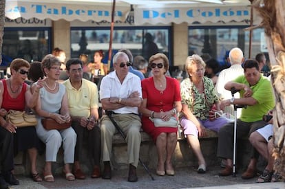 Un grupo de jubilados en un viaje del Imserso a Benidorm, en 2019.