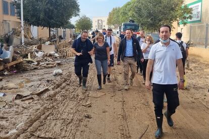 La consejera Nuria Montes, en una visita a parques empresariales afectados por la  dana.