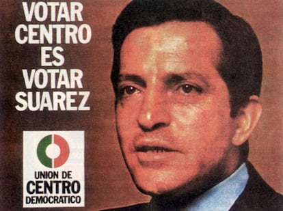 El 15 de junio de 1977, 41 años después de las anteriores elecciones generales, celebradas durante la Segunda República, los españoles apostaron por la moderación en su regreso a las urnas tras tres años de Guerra Civil y 38 de dictadura. Adolfo Suárez aprovechó la moderación que reinaba en el ambiente en plena Transición para captar el 34,4% de los votos (más de seis millones) y proclamarse el primer presidente del Gobierno elegido libremente tras la caída de la dictadura. Su lema, "Votar centro es votar Suárez", se alejaba de los extremos de ambos espectros políticos y resumía a la perfección un programa basado en la reconciliación.