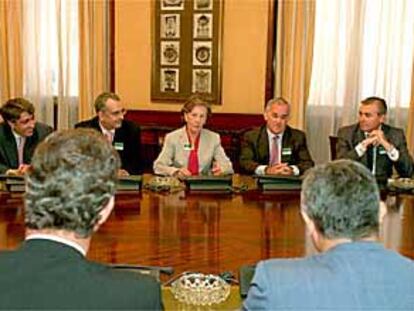 Reunión de la Comisión de Seguimiento del Pacto Antiterrorista con los representantes de la AVT.