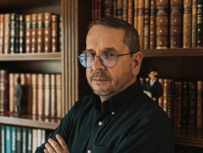 El escritor Rafael Narbona, en una fotografía cedida por la editorial Penguin Random House.