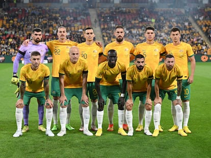 La selección de fútbol australiana, antes de un partido amistoso contra Nueva Zelanda en Brisbane (Australia), el 22 de septiembre.