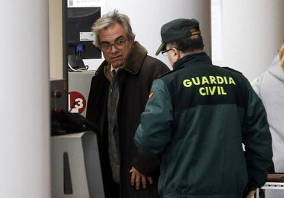 El ex secretario autonómico de Educación Máximo Caturla, llega a declarar.