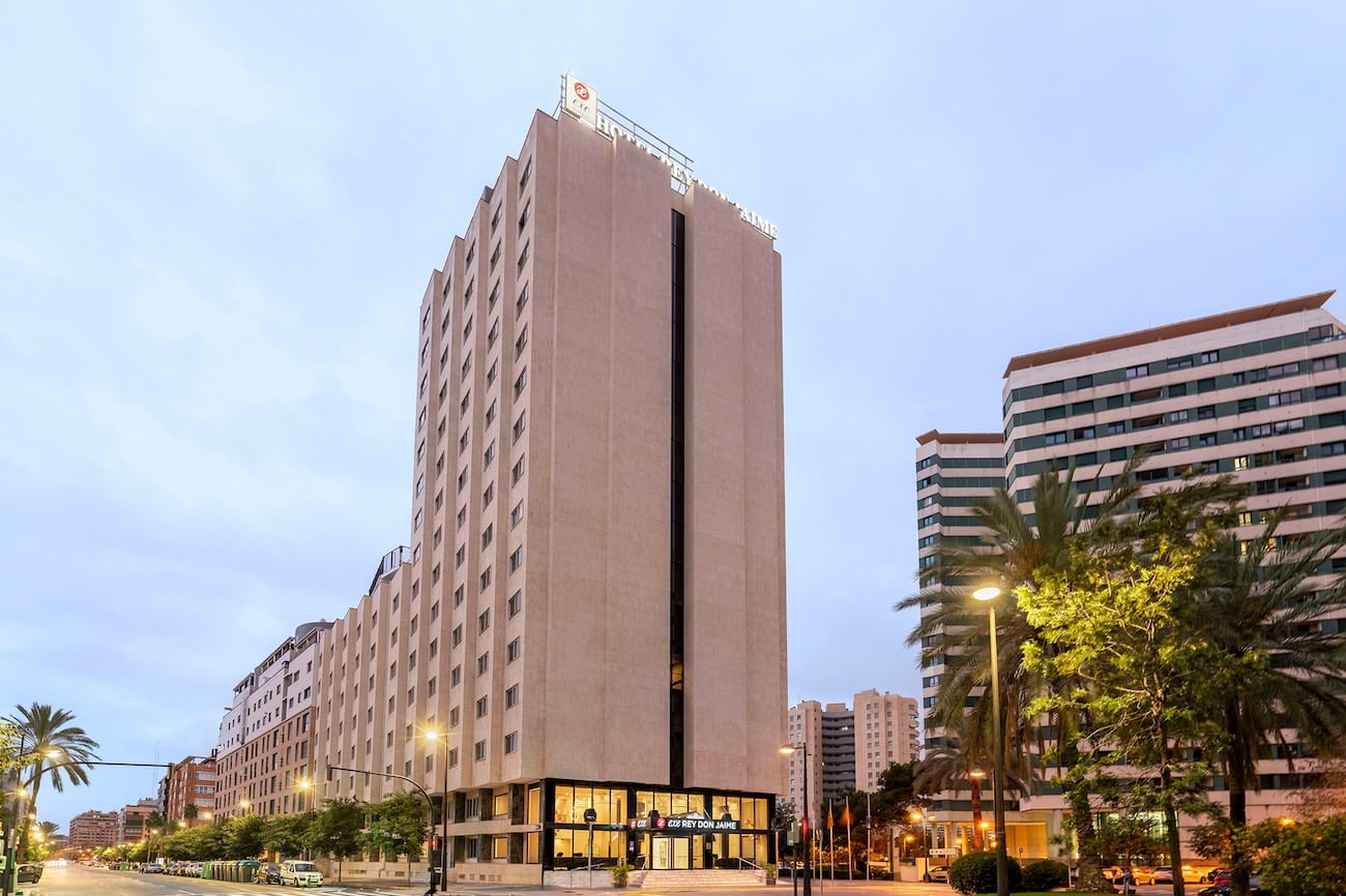 Atom culmina su octava desinversión y se desprende del hotel Exe Rey Don Jaime de Valencia