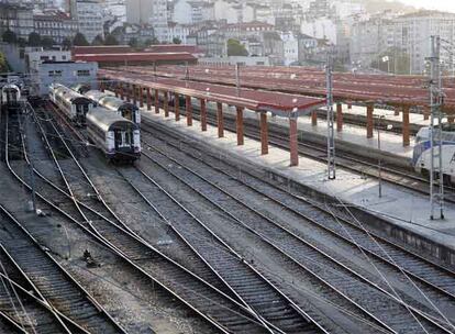 Vías de entrada a la estación de Vigo, que serán soterradas con la llegada del AVE.