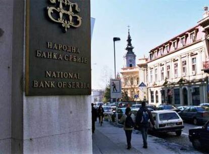 Sede del Banco Nacional de Serbia. La autoridad monetaria ha subido los tipos de interés para frenar la inflación y la caída del dinar.