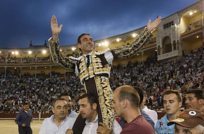 Puerta grande en Las Ventas de Enrique Ponce.