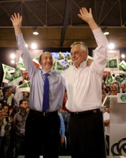 Rubalcaba y Gri&ntilde;&aacute;n, la noche de cierre de campa&ntilde;a.