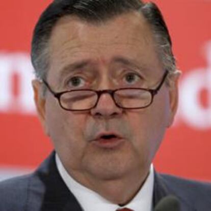 El vicepresidente y consejero delegado del Banco Santander, Alfredo Saez, durante la presentación en rueda de prensa de los resultados del primer semestre de 2010.