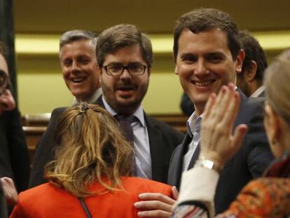 Fran Herv&iacute;as, Albert Rivera y Marta Rivera, en el Congreso. 