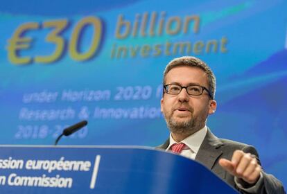 El comisario europeo de Investigaci&oacute;n, Ciencia e Innovaci&oacute;n, Carlos Moedas, presenta a la prensa el programa laboral Horizon 2020 en la Comisi&oacute;n Europea el pasado viernes.