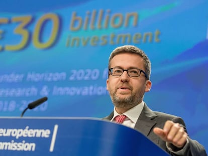 El comisario europeo de Investigaci&oacute;n, Ciencia e Innovaci&oacute;n, Carlos Moedas, presenta a la prensa el programa laboral Horizon 2020 en la Comisi&oacute;n Europea el pasado viernes.