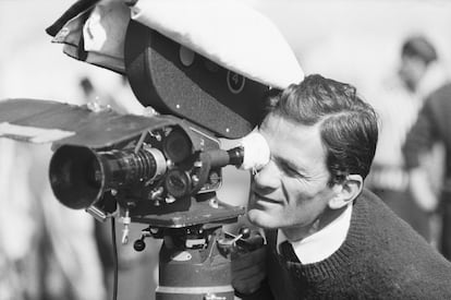 El escritor y director Pier Paolo Pasolini, en Roma, en el rodaje de 'La ricotta', en 1962.