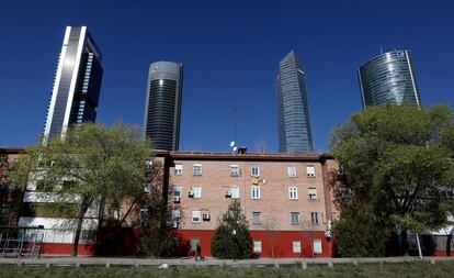 Vista de las Cuatro Torres del Paseo de la Castellana, en Madrid.