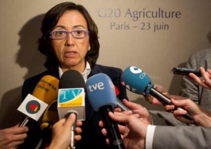 La ministra de Medio Ambiente, Rural y Marino, Rosa Aguilar, ha cifrado hoy las pérdidas en el sector hortofrutícola español por la llamada 'crisis del pepino' en 51 millones de euros.