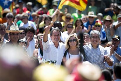 Els imputats Artur Mas, Joana Ortega i Francesc Homs han escoltat junts els parlaments.