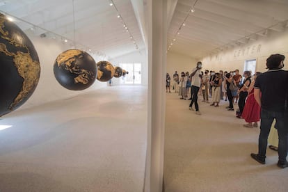 Mark Bradford, en la presentación de su exposición en Hauser & Wirth Menorca.
