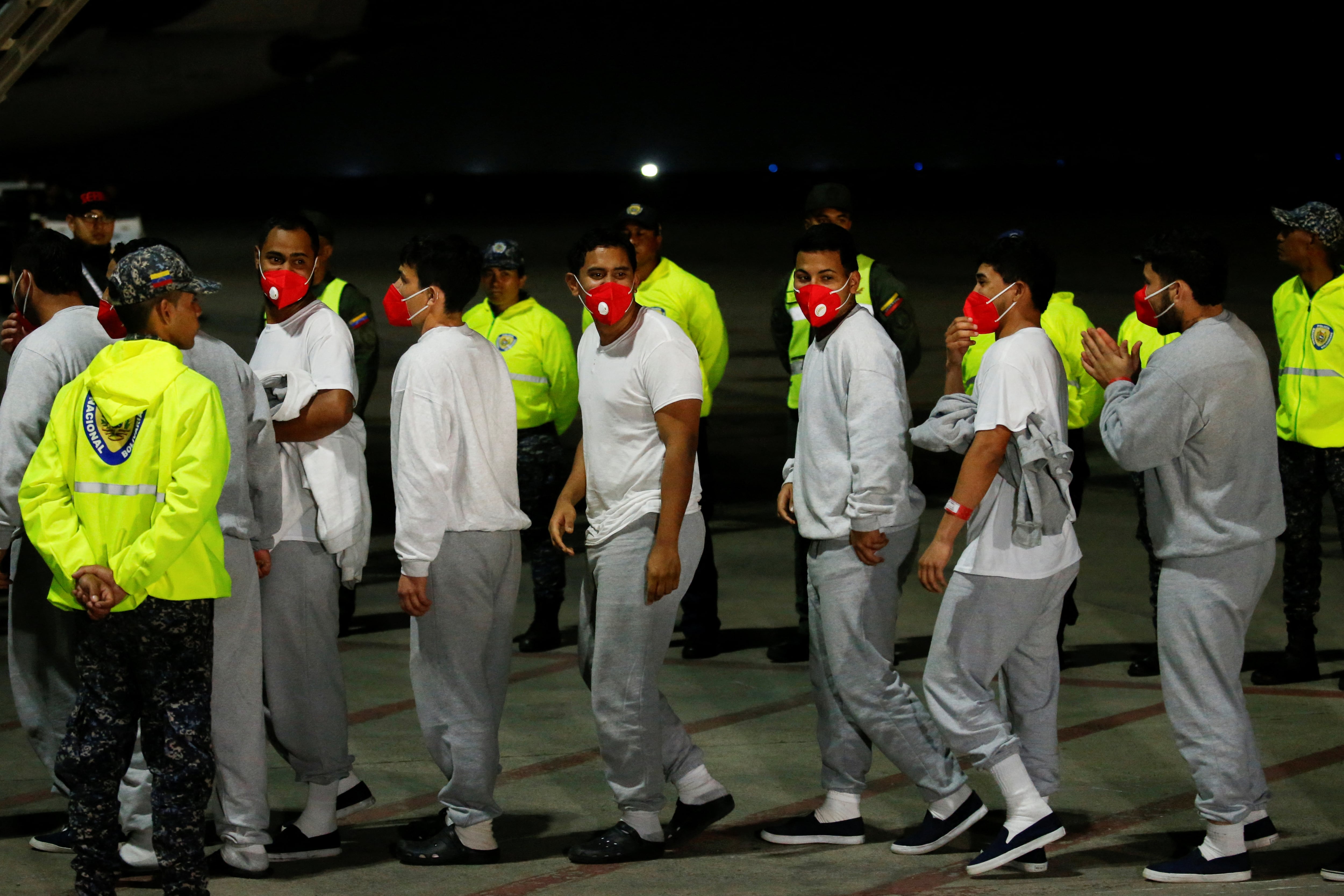 Migrantes venezolanos son deportados desde la Bahía de Guantánamo, el 20 de febrero de 2025.